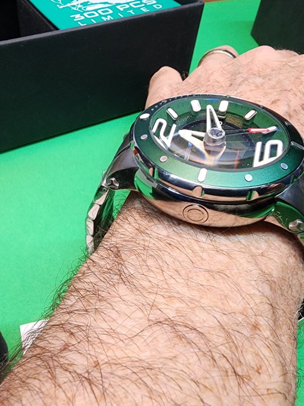 NIB Nubeo Submersible Limited Edition Diver Watch - Picture 6 of 11